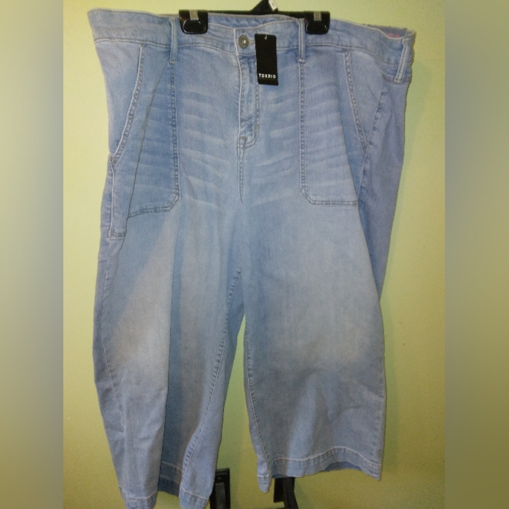 Torrid 5x wide leg cropped jeans NWT